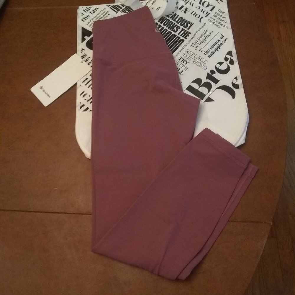 SOLD Lululemon Align Pant 25", Sz 6, - Picture 3 of 6